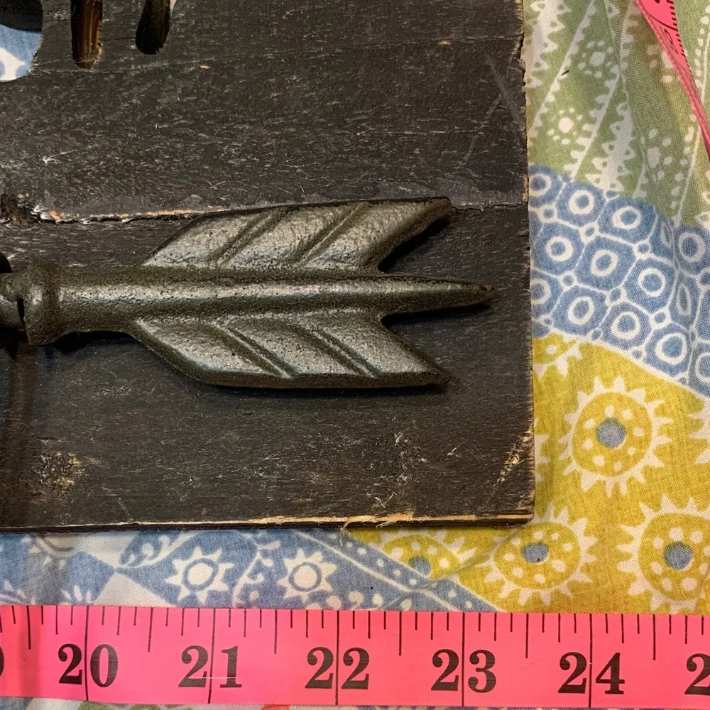 Vintage Rustic Farmhouse Animal Wooden Wall Hook Rack in Black and Silver